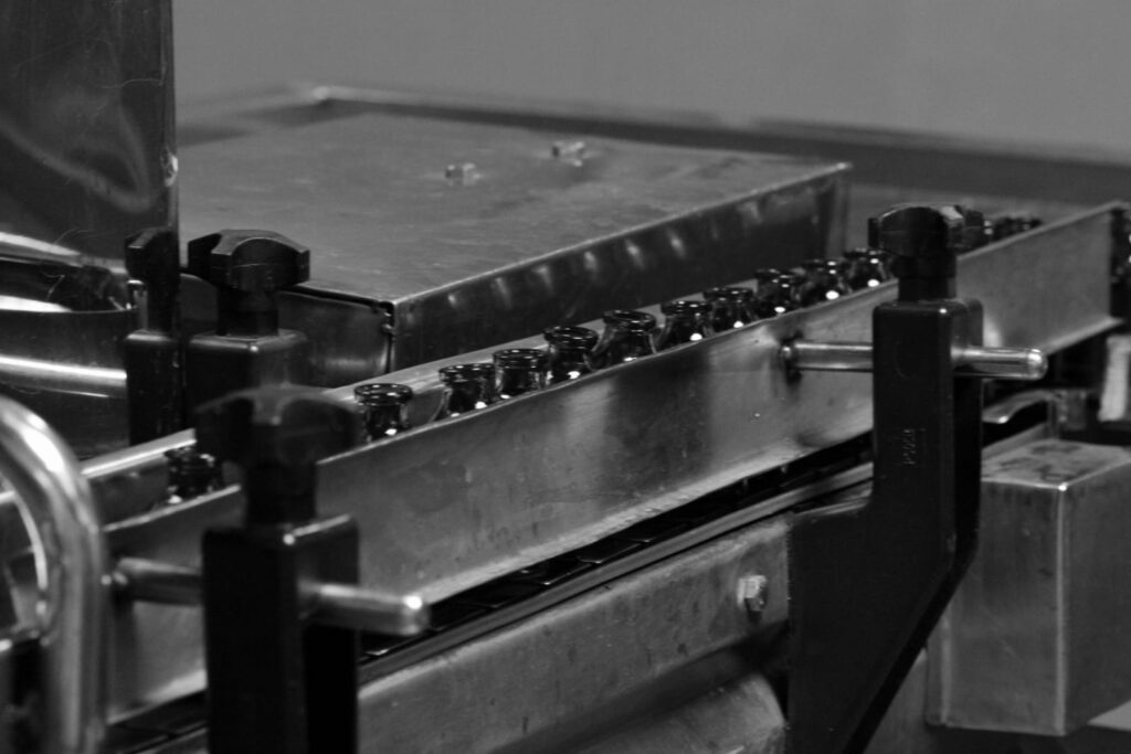 Prix_manufacturing_medicine_in_bottles